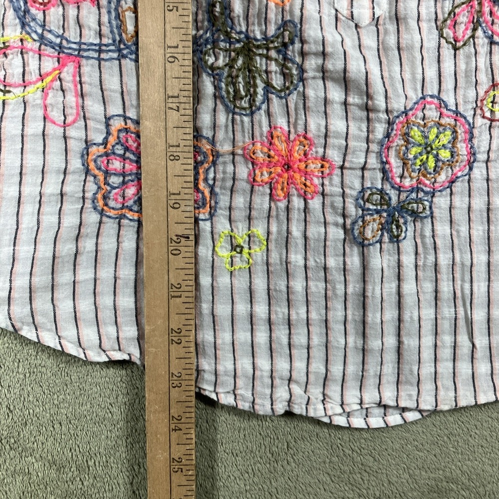 Pilcro Anthropologie Embroidered Short Sleeve Henley Shirt Small Boho Boxy - Picture 9 of 12
